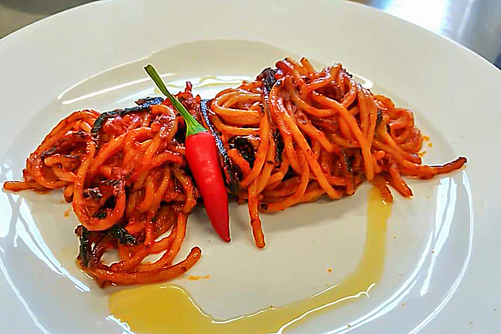 Spaghetti all'assassina, la vera storia, la ricetta e le testimonianze